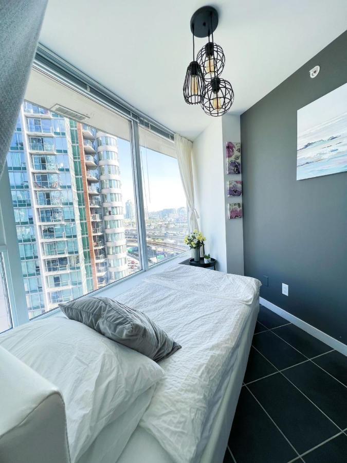 Downtown 4Bd 2Ba View Skytrain 2 Free Parking Apartment Vancouver Luaran gambar