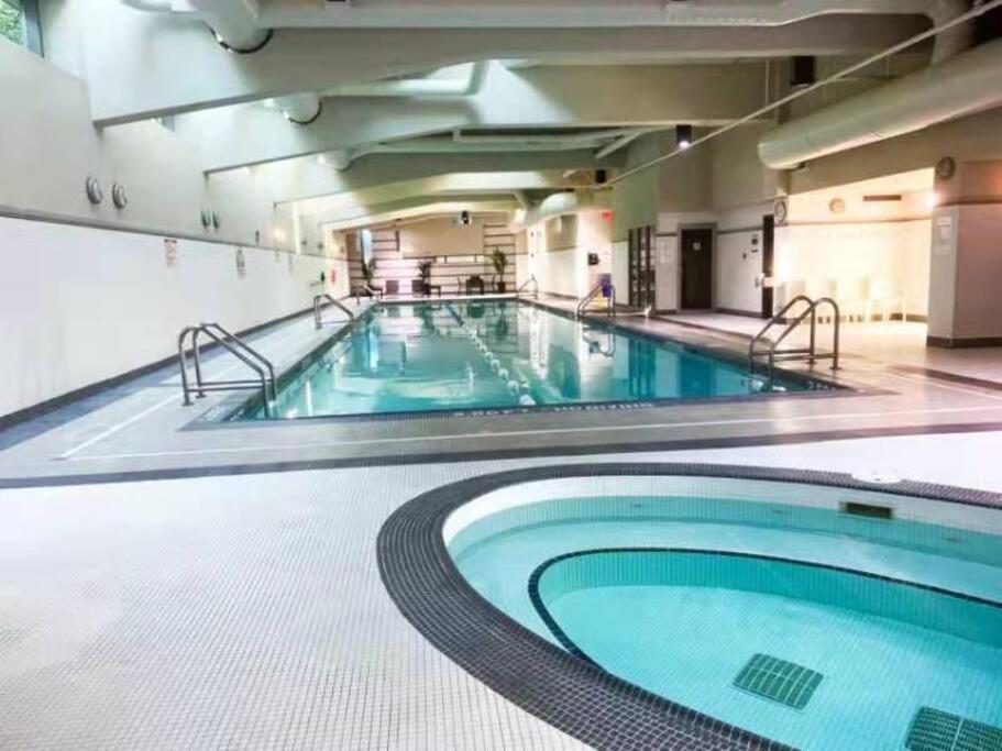 Downtown 4Bd 2Ba View Skytrain 2 Free Parking Apartment Vancouver Luaran gambar