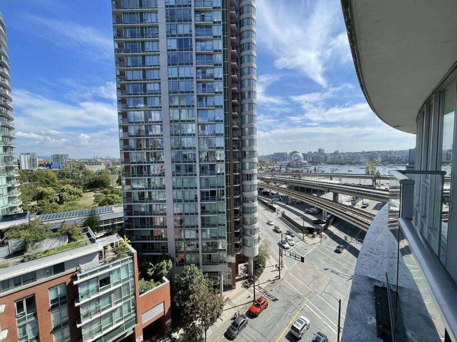 Downtown 4Bd 2Ba View Skytrain 2 Free Parking Apartment Vancouver Luaran gambar