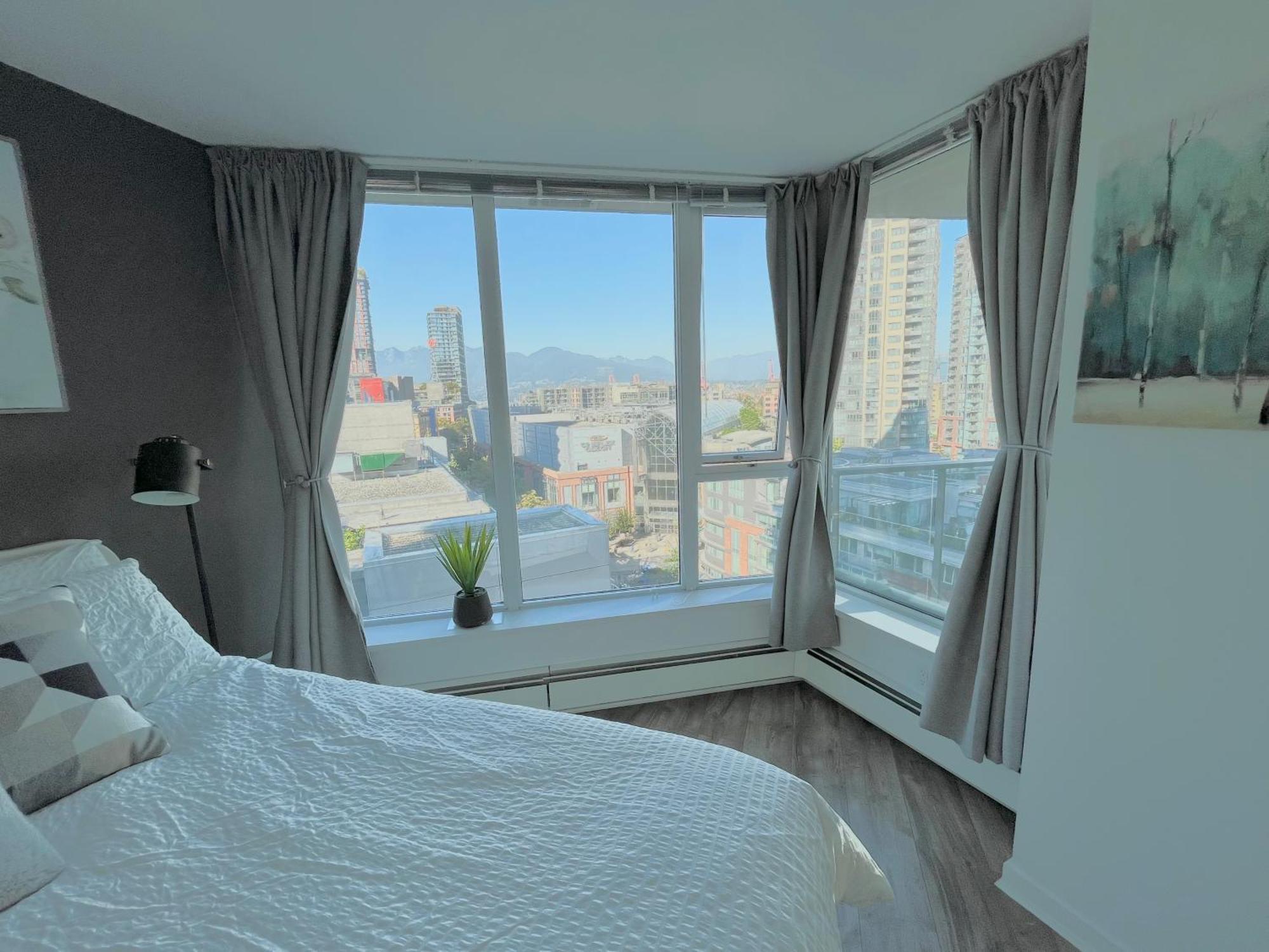 Downtown 4Bd 2Ba View Skytrain 2 Free Parking Apartment Vancouver Luaran gambar